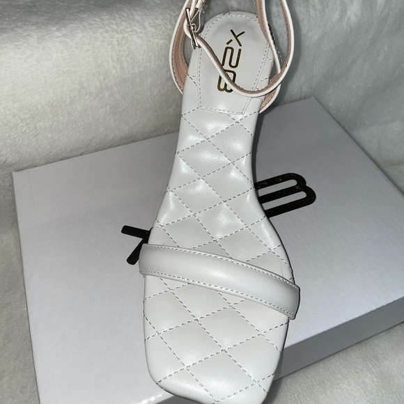 Women's Square Toe Ankle Strap Dress Shoes - Picture 6 of 9